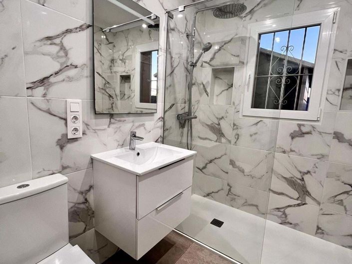 Image No.8-3 Bed Townhouse for sale