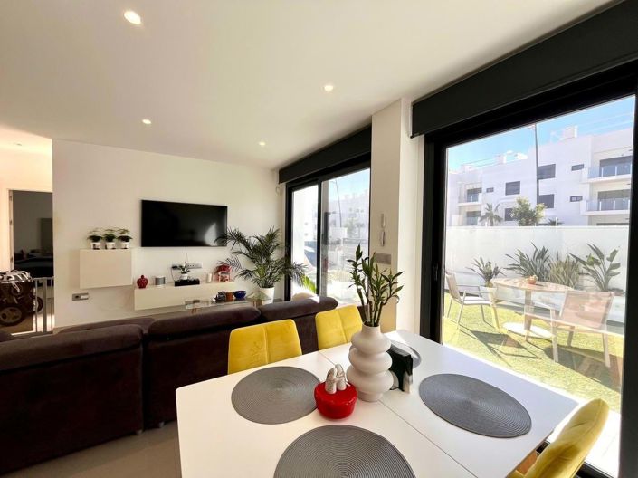 Image No.19-Villa de 3 chambres à vendre à Pilar de la Horadada