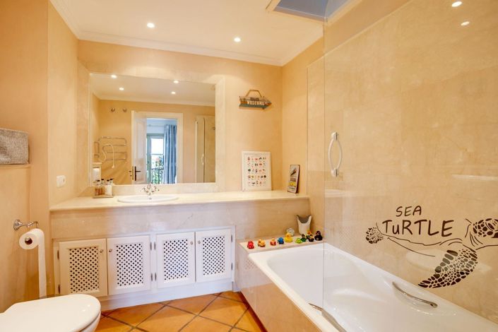 Image No.12-3 Bed Townhouse for sale