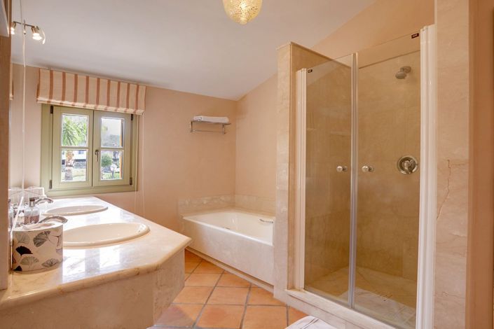 Image No.17-3 Bed Townhouse for sale