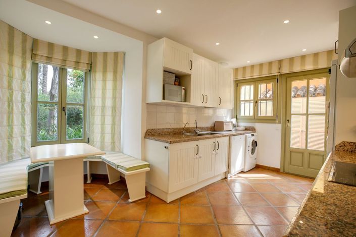 Image No.8-3 Bed Townhouse for sale