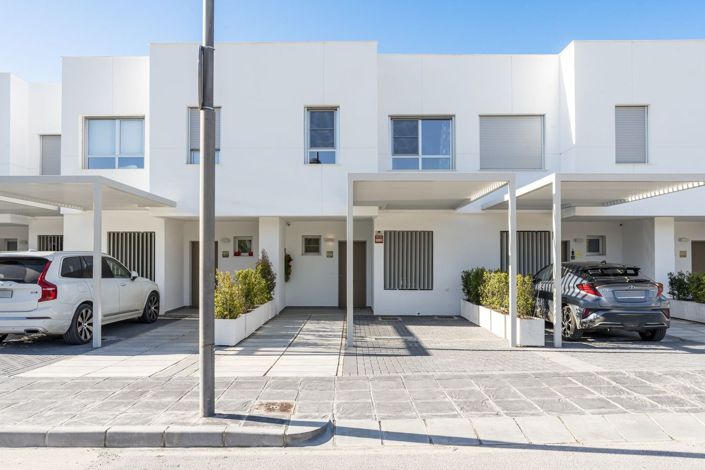 Image No.29-3 Bed Townhouse for sale