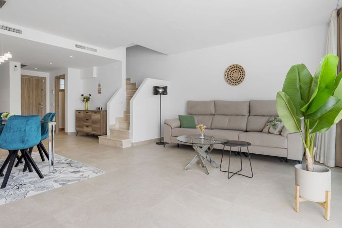 Image No.8-3 Bed Townhouse for sale