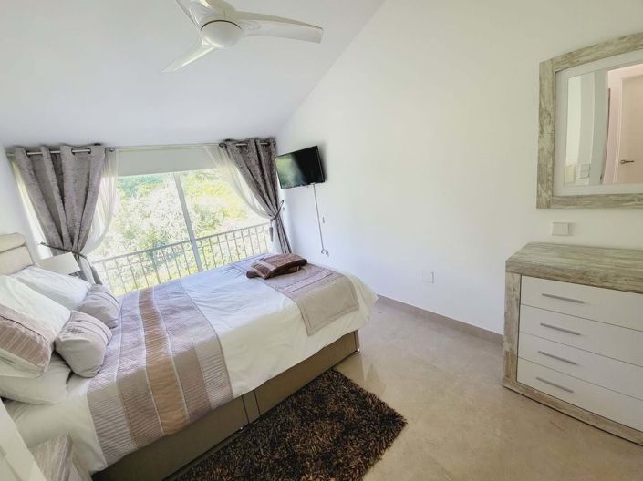 Image No.30-3 Bed Townhouse for sale