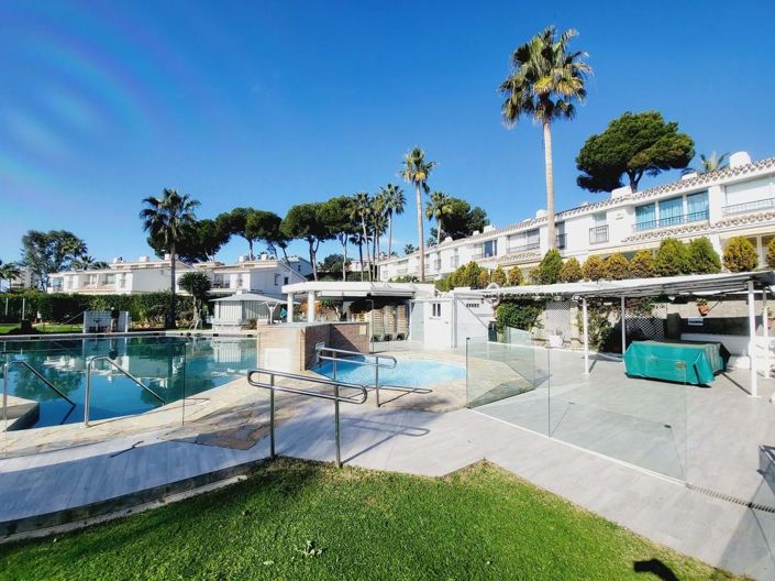 Image No.45-3 Bed Townhouse for sale