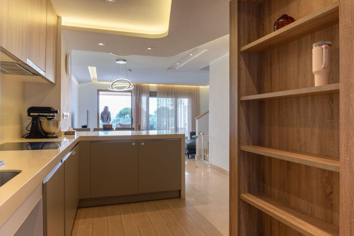 Image No.13-3 Bed Townhouse for sale