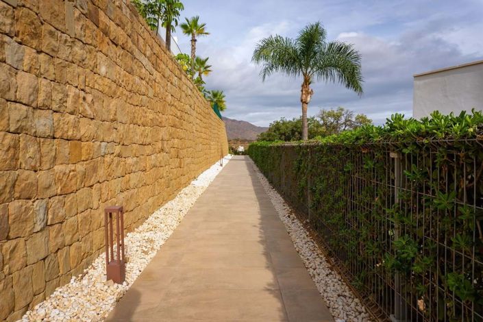 Image No.41-3 Bed Townhouse for sale