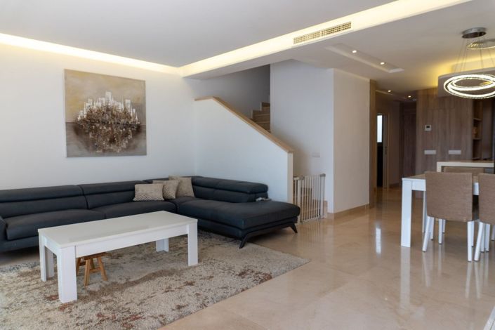 Image No.6-3 Bed Townhouse for sale