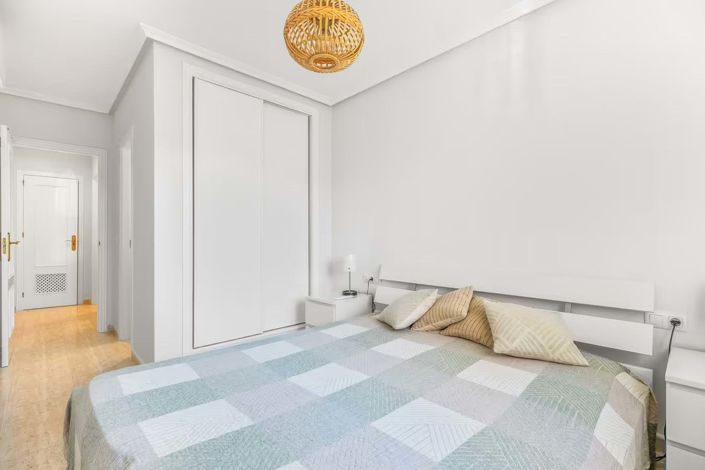 Image No.11-2 Bed Apartment for sale