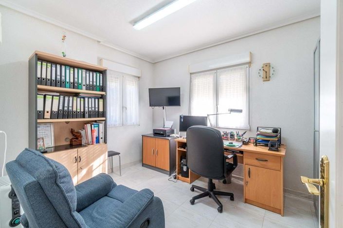 Image No.30-4 Bed Villa for sale