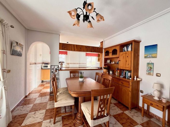 Image No.10-Villa de 4 chambres à vendre à Orihuela Costa