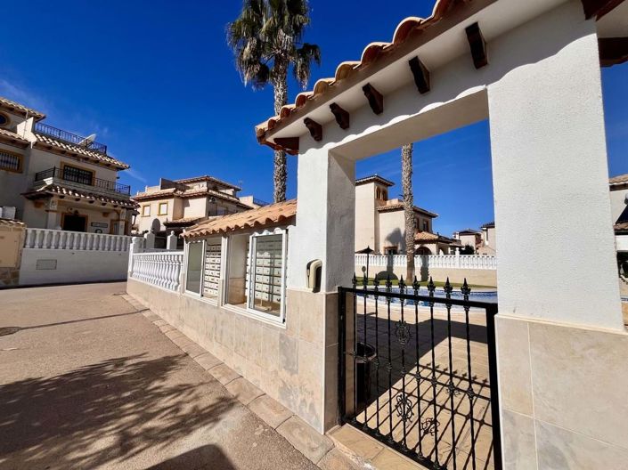 Image No.31-Villa de 4 chambres à vendre à Orihuela Costa