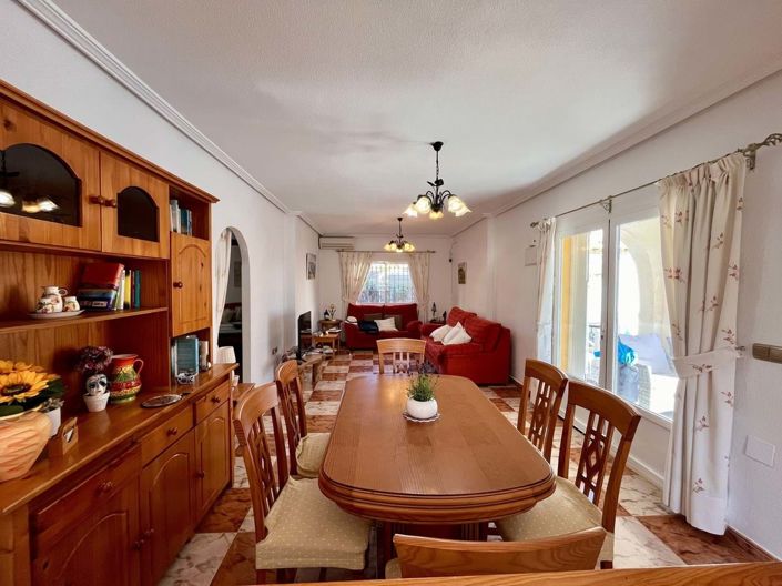 Image No.9-Villa de 4 chambres à vendre à Orihuela Costa