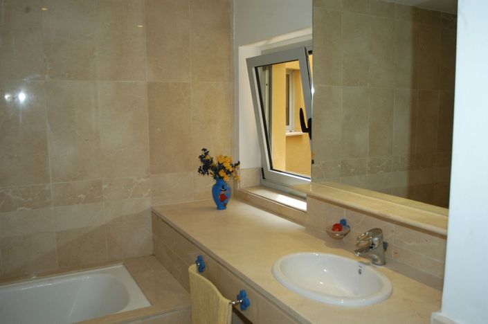 Image No.28-3 Bed Apartment for sale