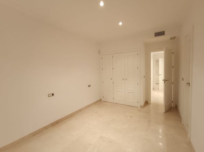 Image No.13-3 Bed Apartment for sale