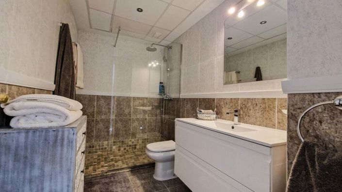 Image No.17-3 Bed Townhouse for sale