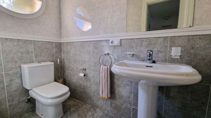 Image No.22-3 Bed Townhouse for sale