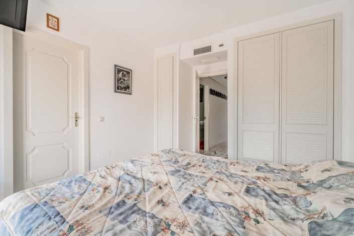 Image No.13-3 Bed Townhouse for sale