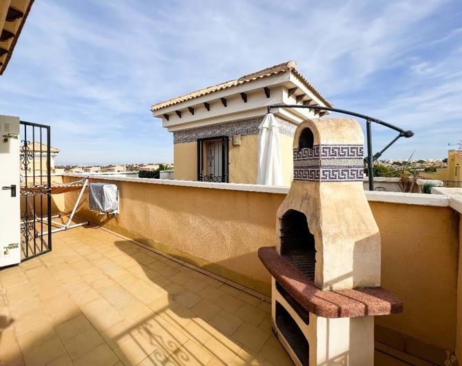 Image No.22-3 Bed Townhouse for sale