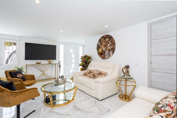 Image No.12-3 Bed Villa for sale