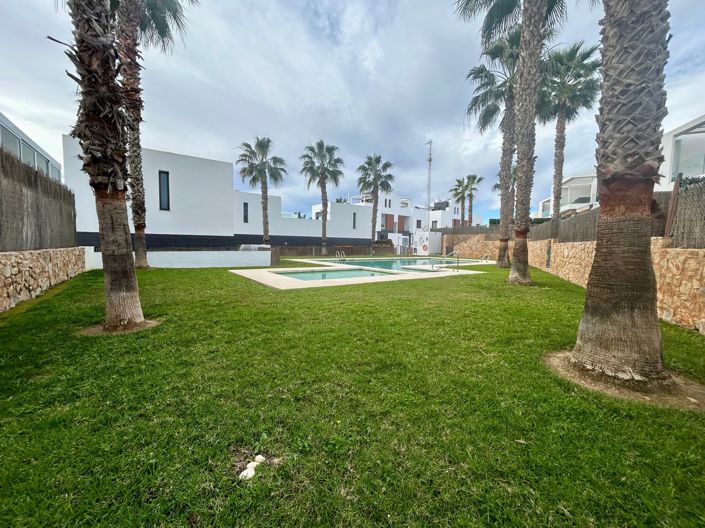 Image No.19-3 Bed Villa for sale