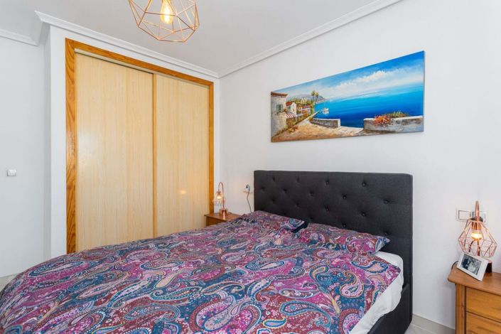 Image No.20-3 Bed Townhouse for sale