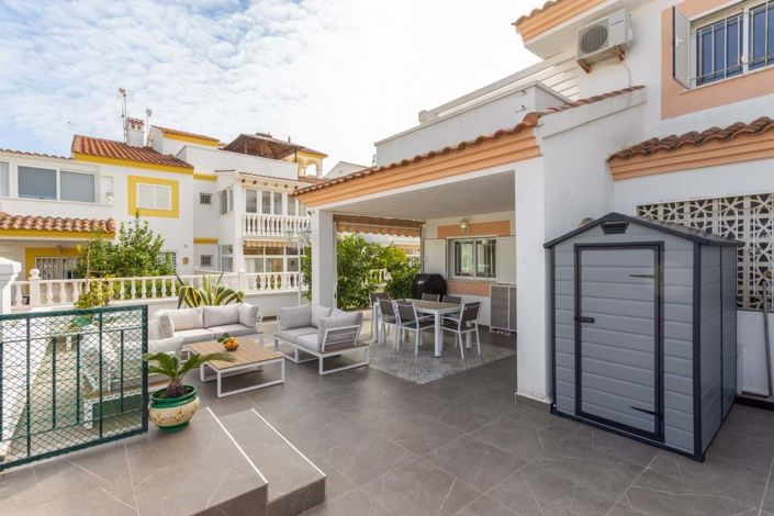 Image No.29-3 Bed Townhouse for sale