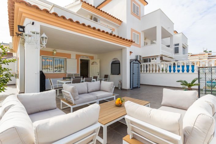 Image No.3-3 Bed Townhouse for sale