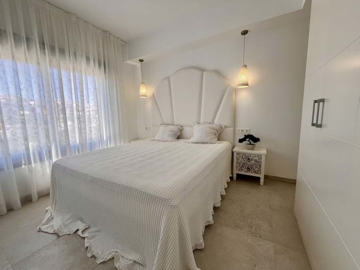 Image No.10-3 Bed Townhouse for sale