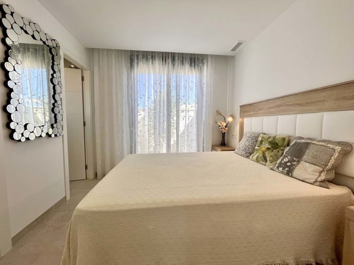 Image No.12-3 Bed Townhouse for sale