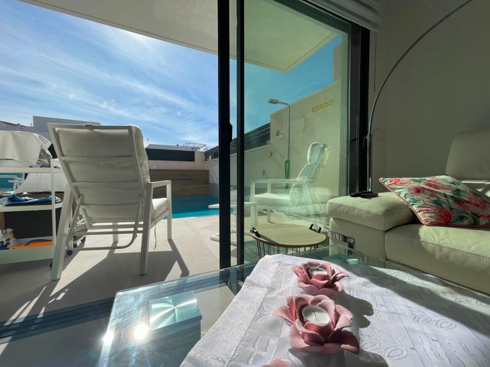 Image No.4-4 Bed Townhouse for sale