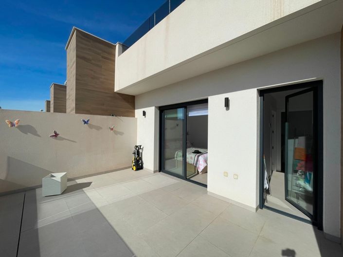 Image No.6-4 Bed Townhouse for sale