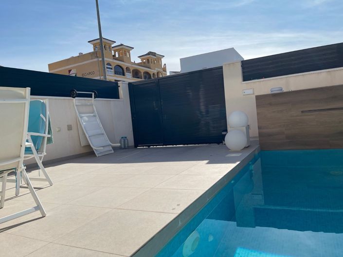 Image No.8-4 Bed Townhouse for sale