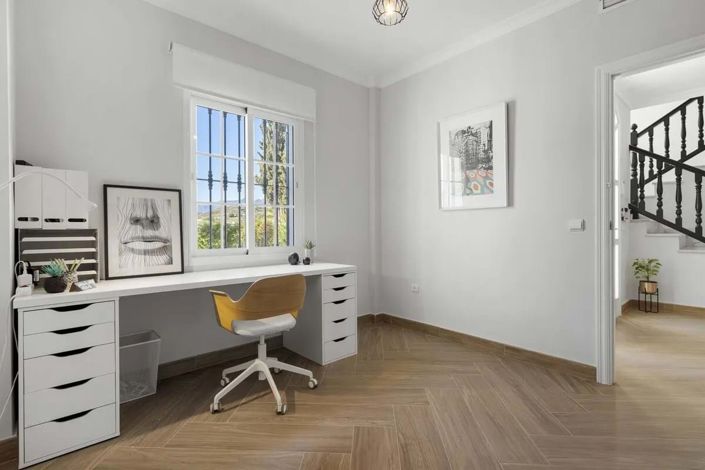 Image No.18-4 Bed Villa for sale