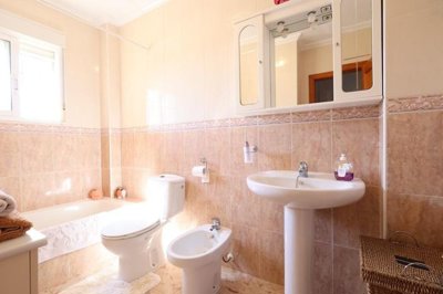 1447-532663-78d1f4f8b6655591b02d22fabb36a692d