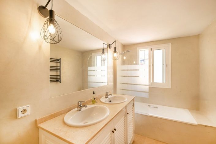 Image No.13-3 Bed Apartment for sale