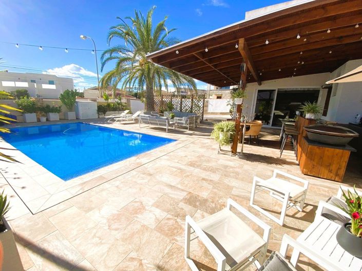 Image No.2-Villa de 5 chambres à vendre à Ciudad Quesada