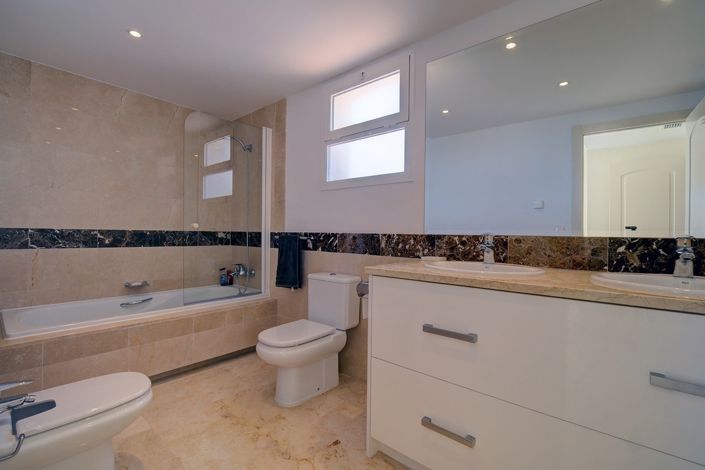 Image No.19-2 Bed Apartment for sale