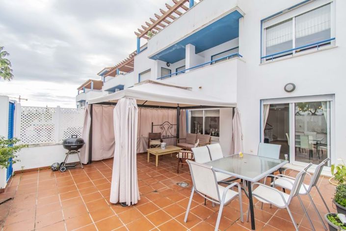 Image No.7-Maison de ville de 5 chambres à vendre à Estepona