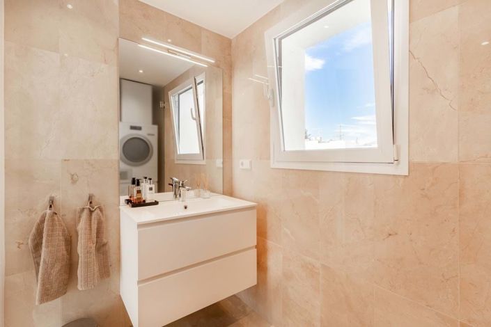 Image No.24-3 Bed Apartment for sale