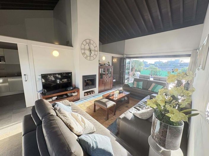 Image No.20-2 Bed Villa for sale