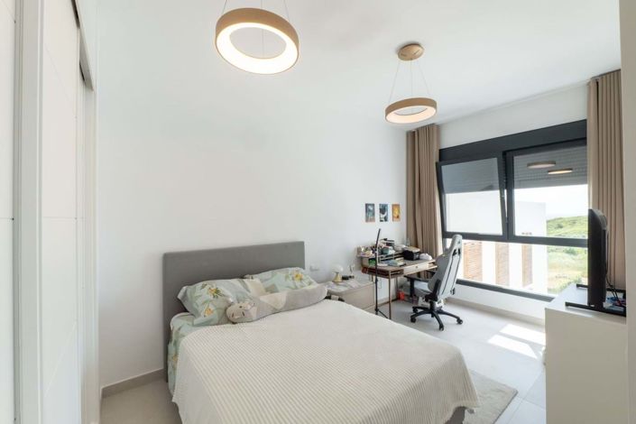 Image No.9-3 Bed Townhouse for sale