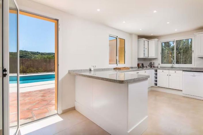 Image No.8-4 Bed Semi-Detached for sale