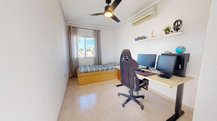 Image No.20-3 Bed Townhouse for sale