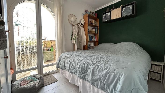 Image No.22-2 Bed Townhouse for sale