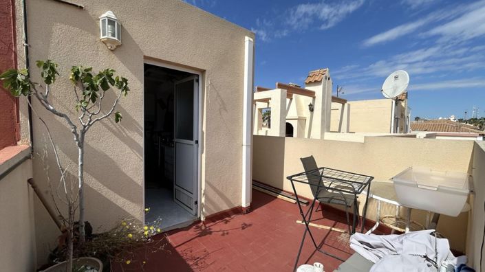 Image No.25-2 Bed Townhouse for sale