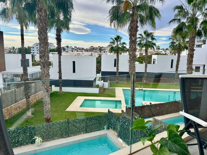 Image No.2-Villa de 3 chambres à vendre à Villamartin