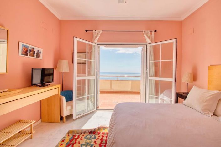 Image No.18-3 Bed Apartment for sale