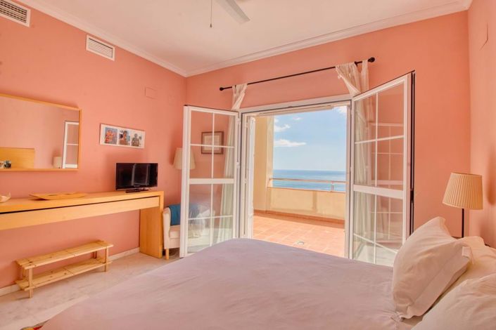 Image No.19-3 Bed Apartment for sale