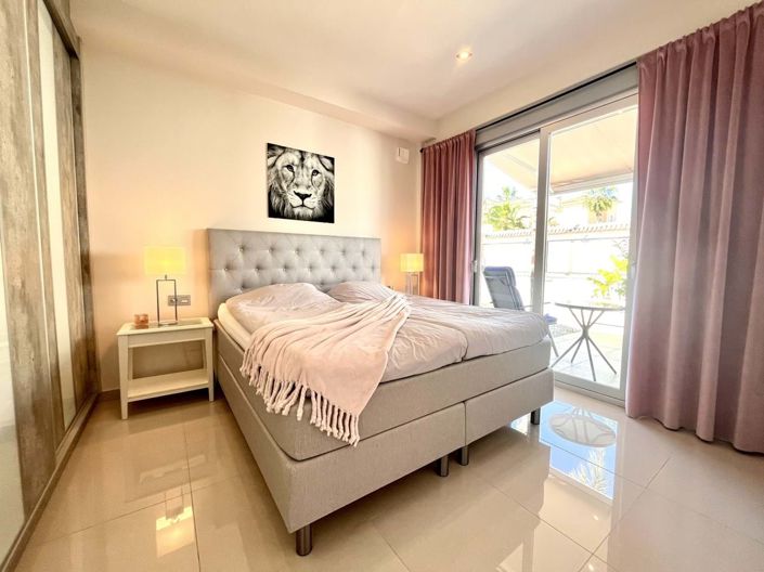 Image No.2-3 Bed Villa for sale